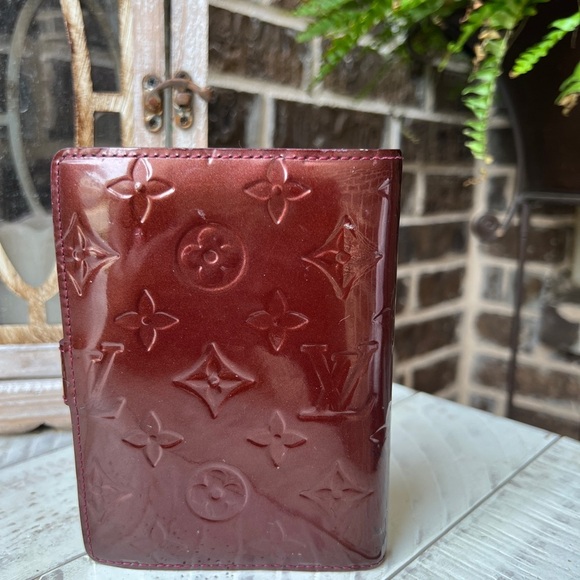 Louis Vuitton Vernis Burgundy Monogram Agenda Pm / Passport Holder - Picture 2 of 6